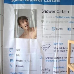 UN RIDEAU DE DOUCHE FACEBOOK