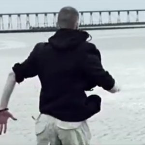 Muse:  Isolated system video de 2nd law