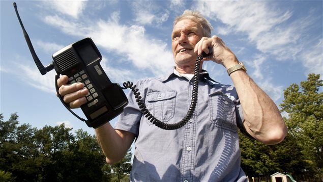 Le téléphone cellulaire célèbre ses 30 ans